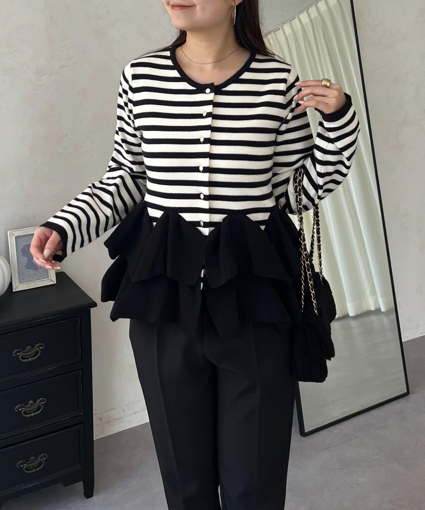 下襬荷葉邊針織開衫