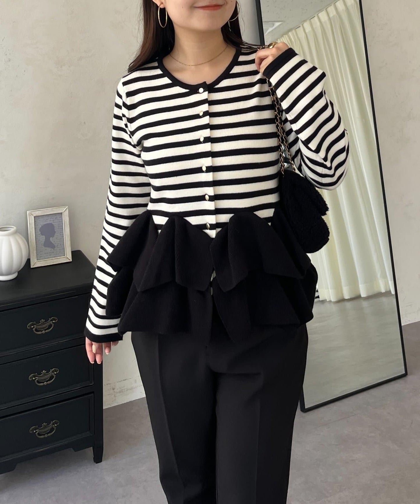 下襬荷葉邊針織開衫