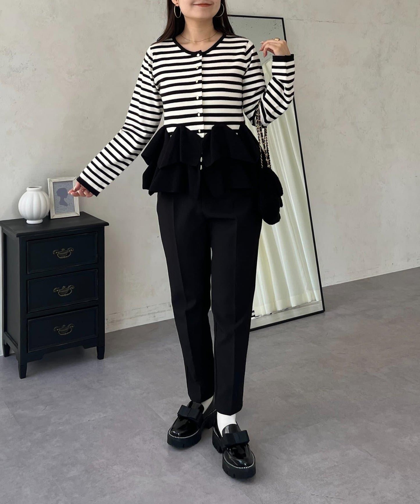 下襬荷葉邊針織開衫