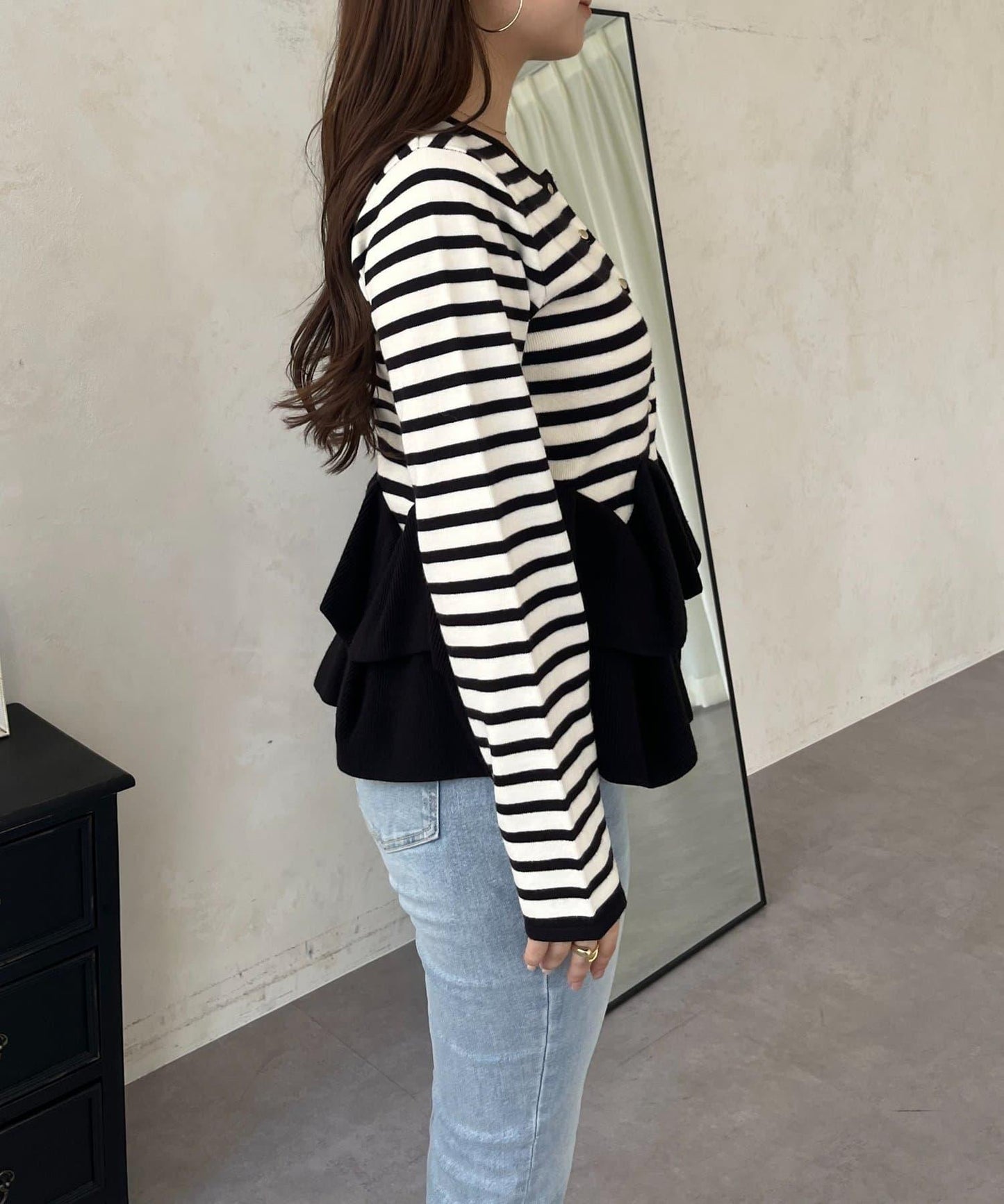 下襬荷葉邊針織開衫