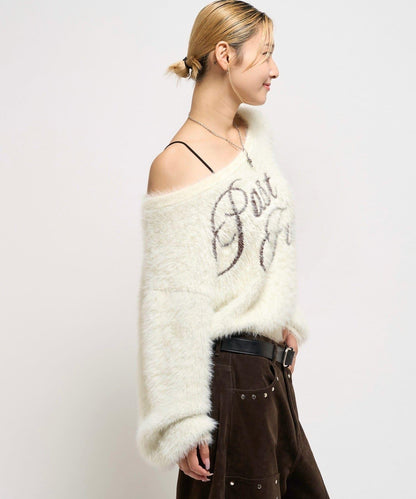 毛邊字母露肩針織衫