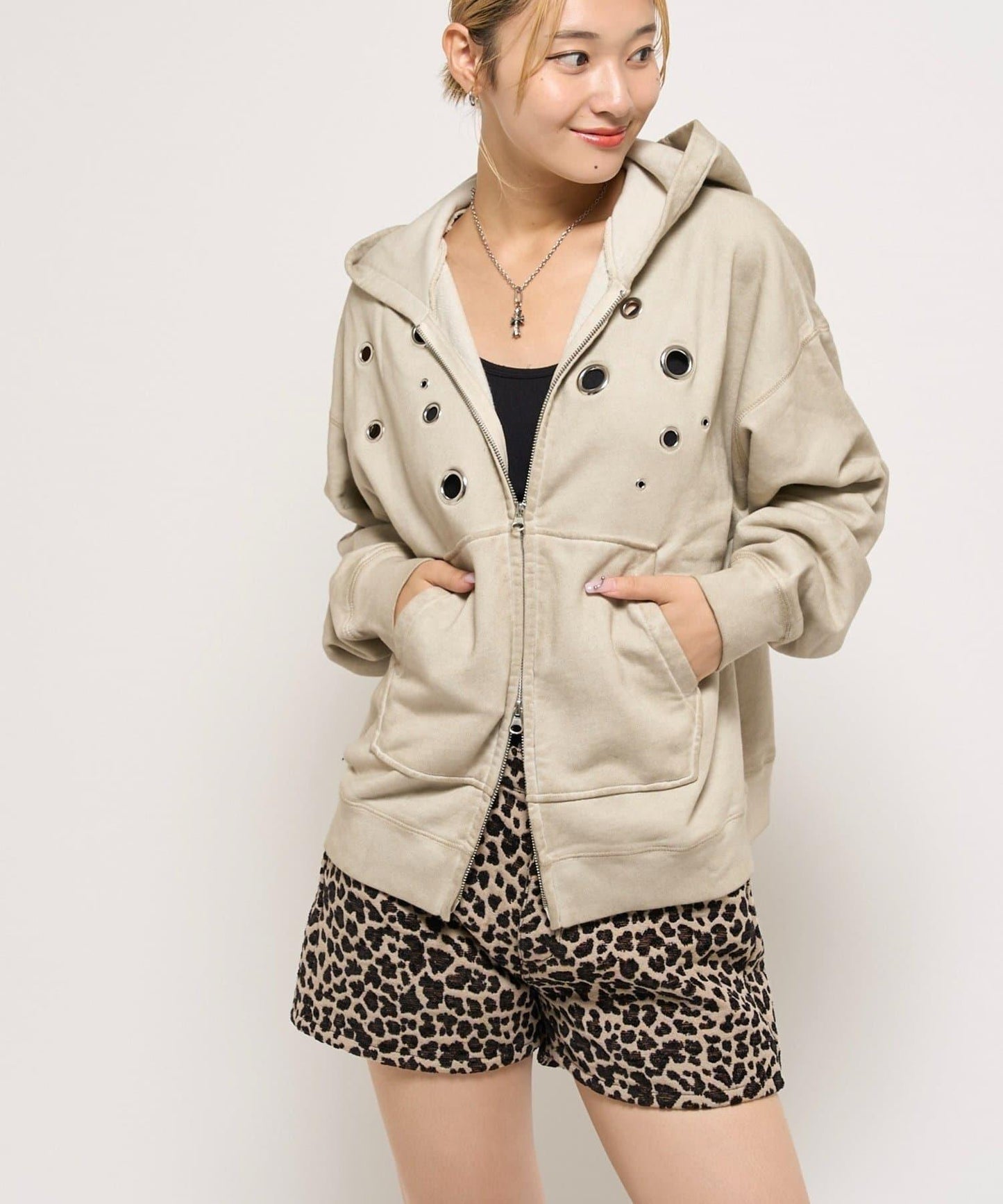 金屬孔眼拉鍊連帽衛衣