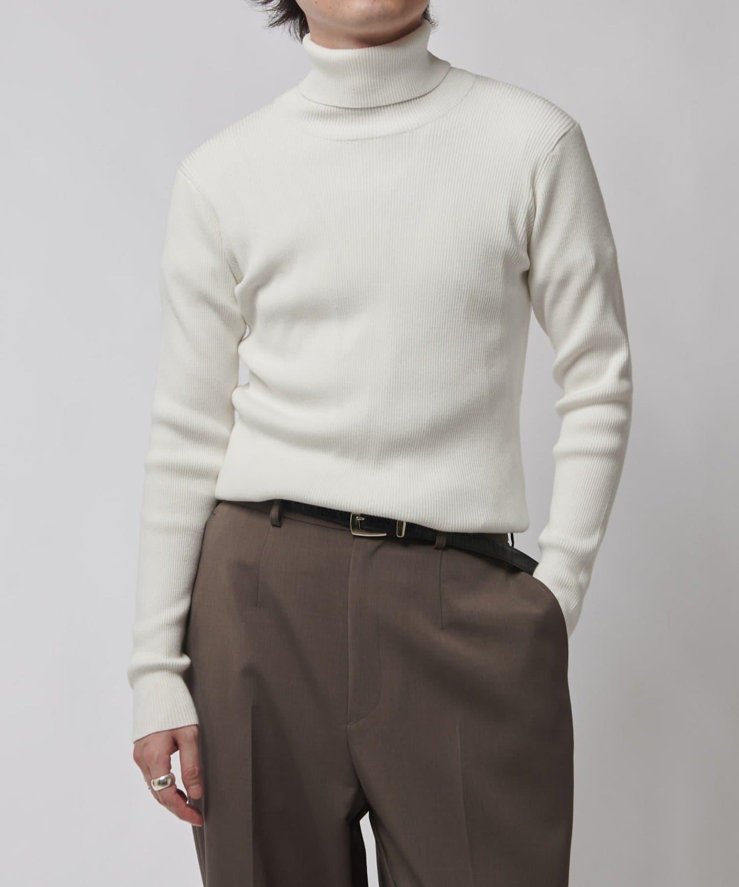 修身高領針織衫