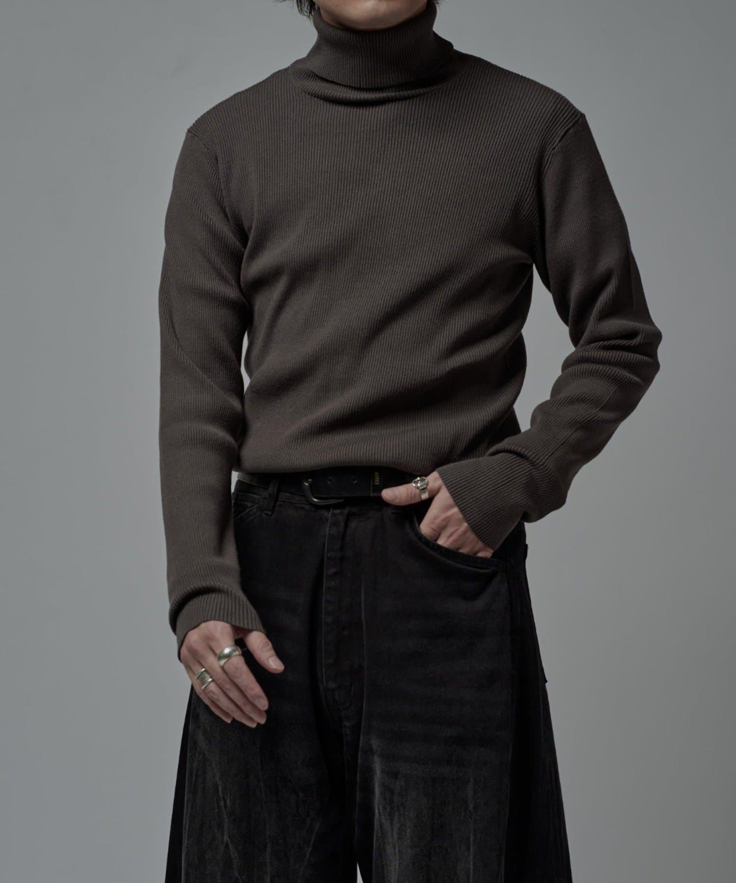 修身高領針織衫