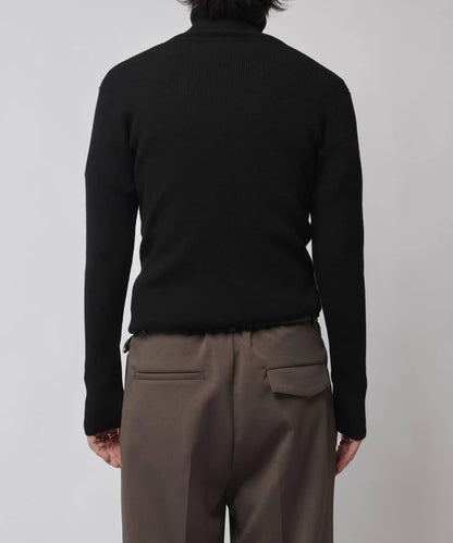 修身高領針織衫