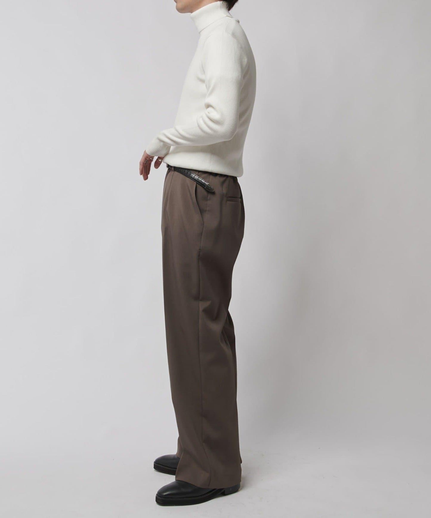 修身高領針織衫