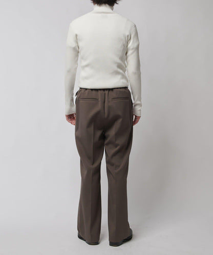 修身高領針織衫