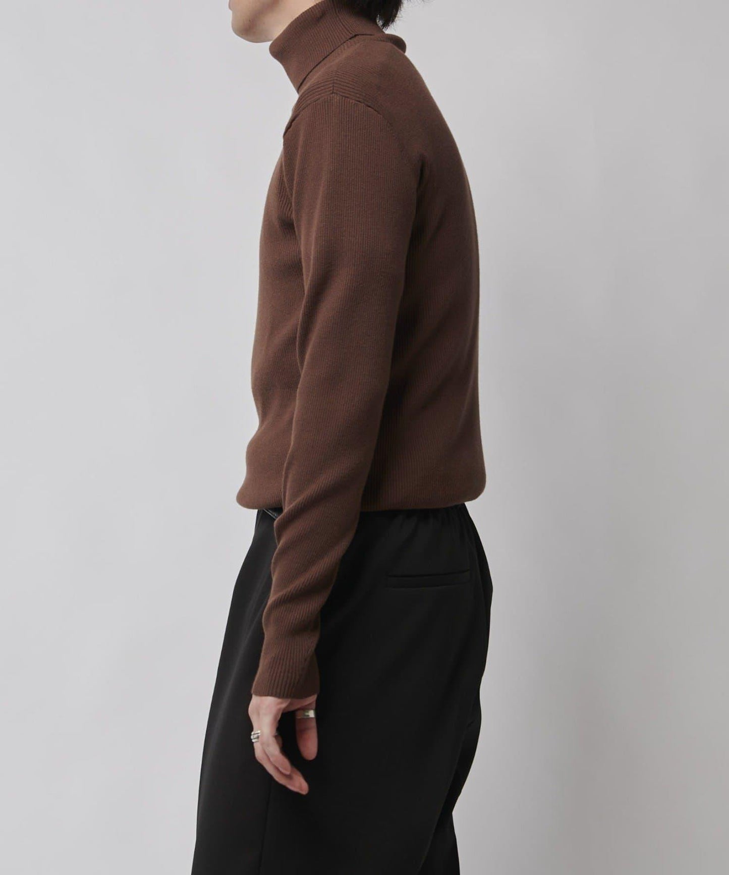 修身高領針織衫