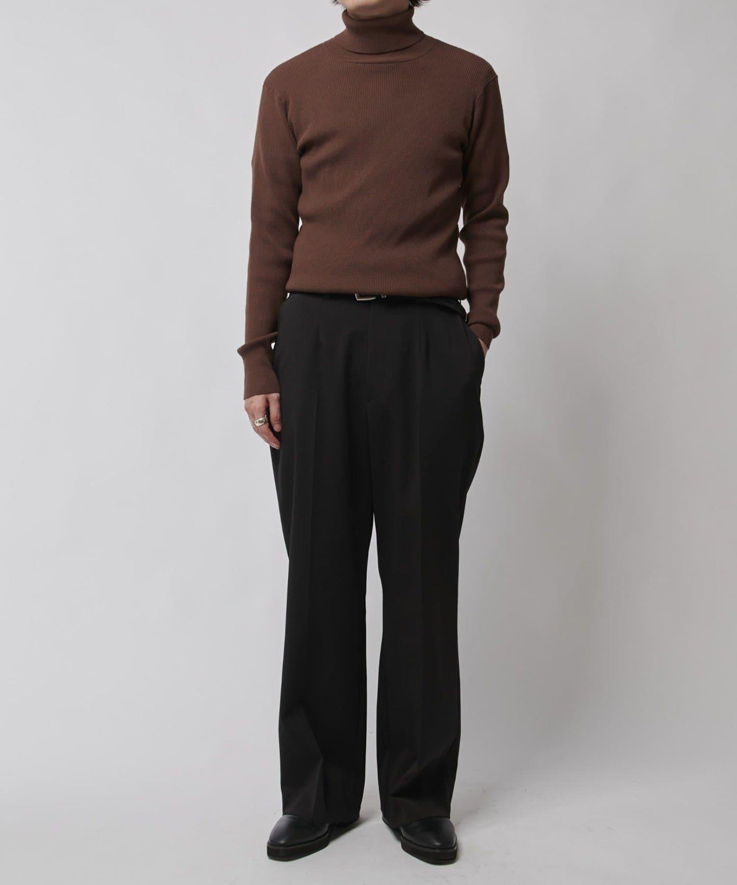 修身高領針織衫