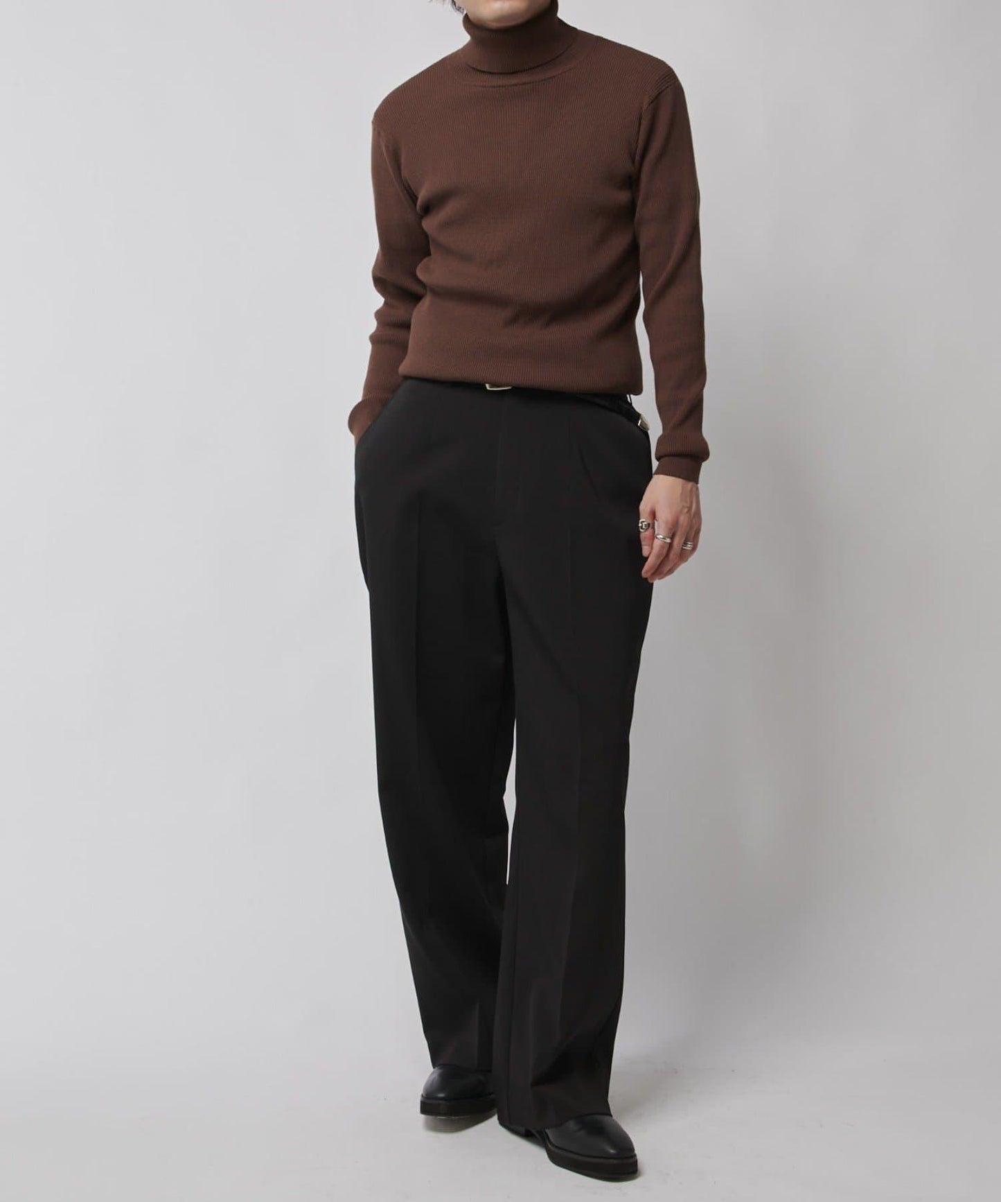 修身高領針織衫