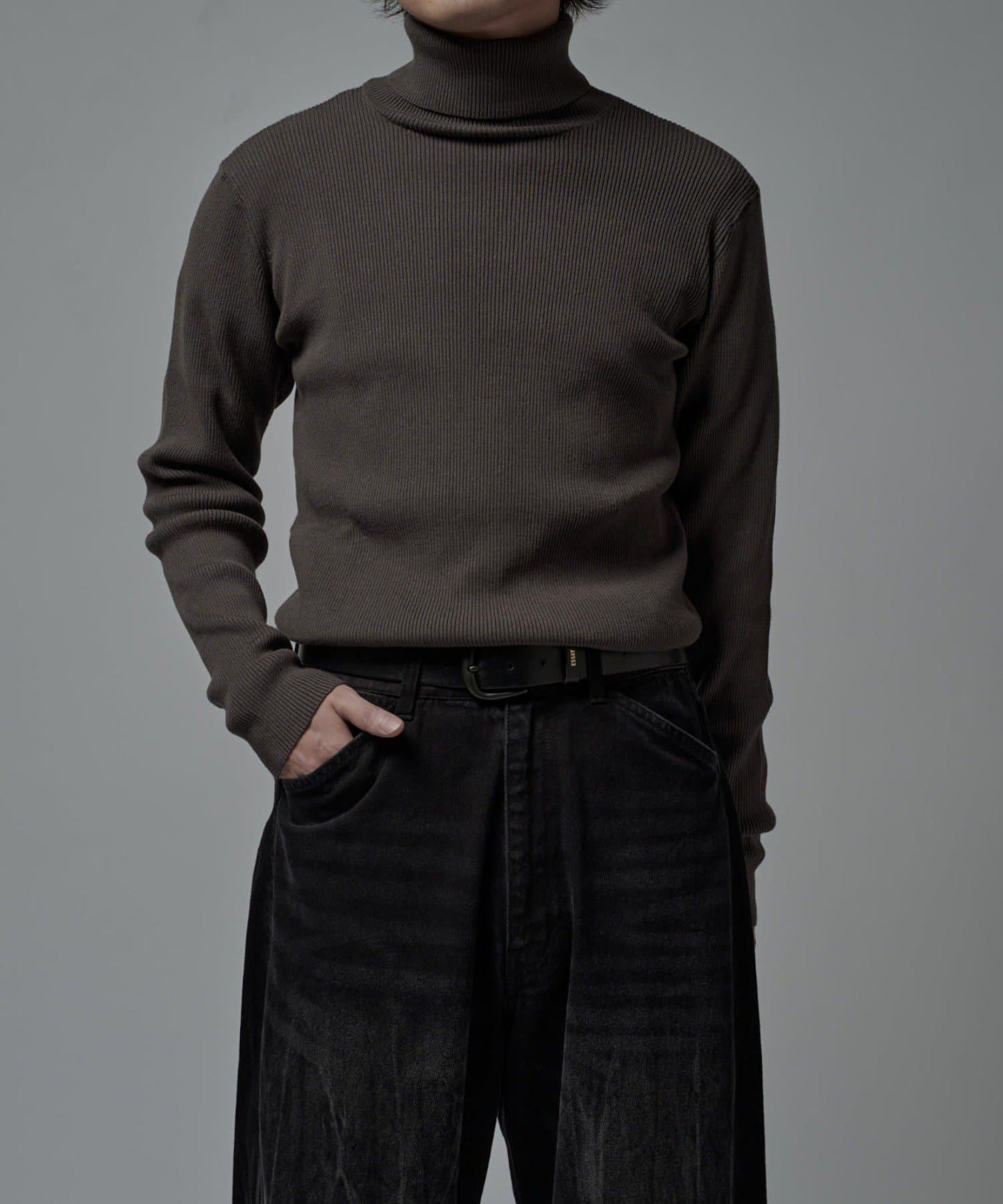 修身高領針織衫