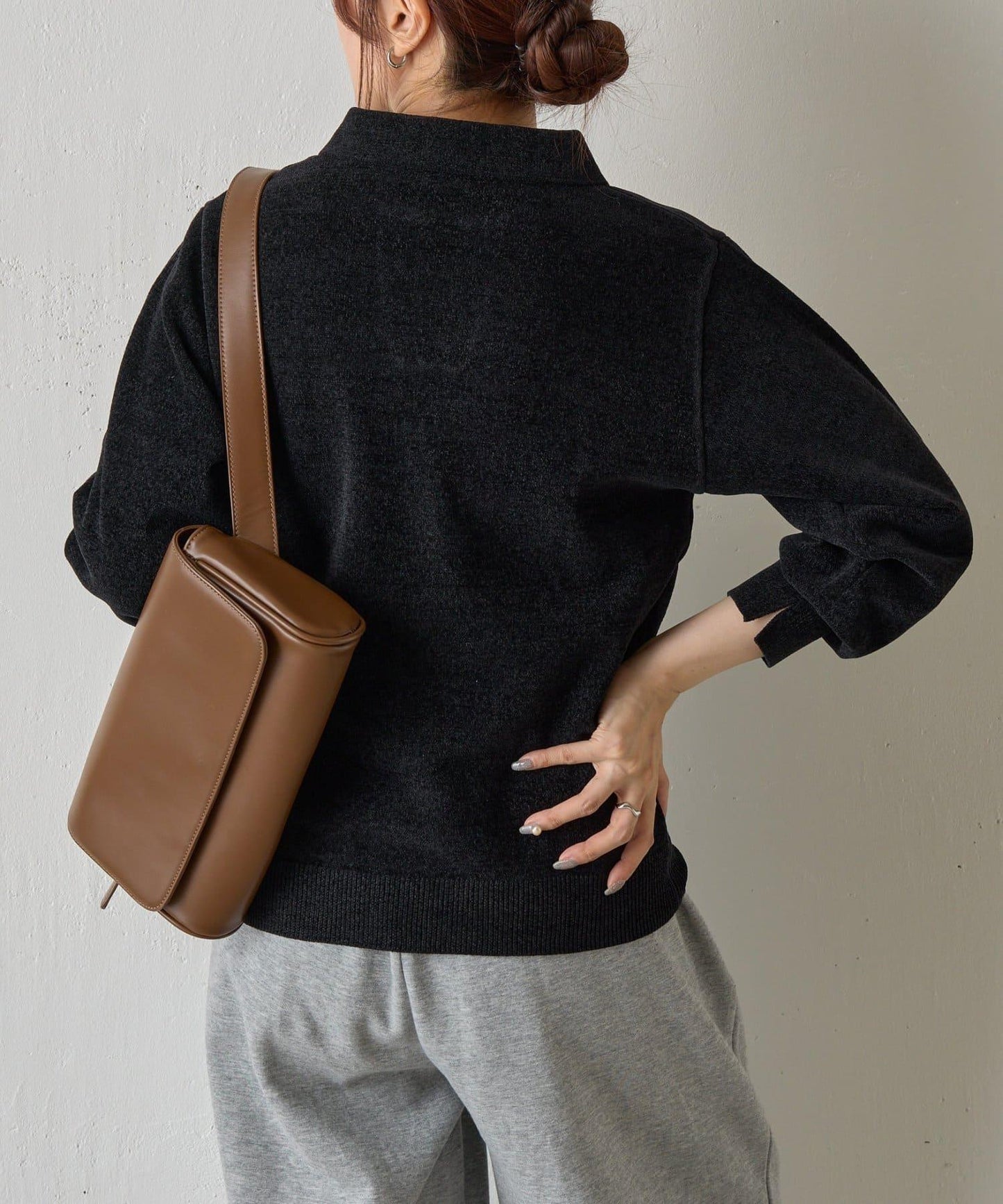 天鵝絨紗線開領翻領針織衫