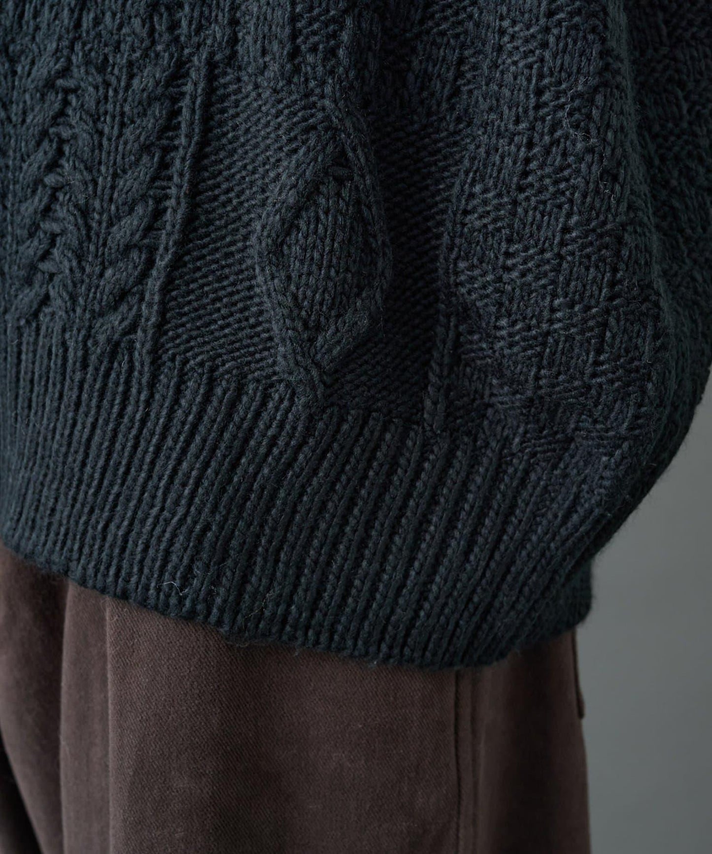 拼接麻花編織針織套頭衫