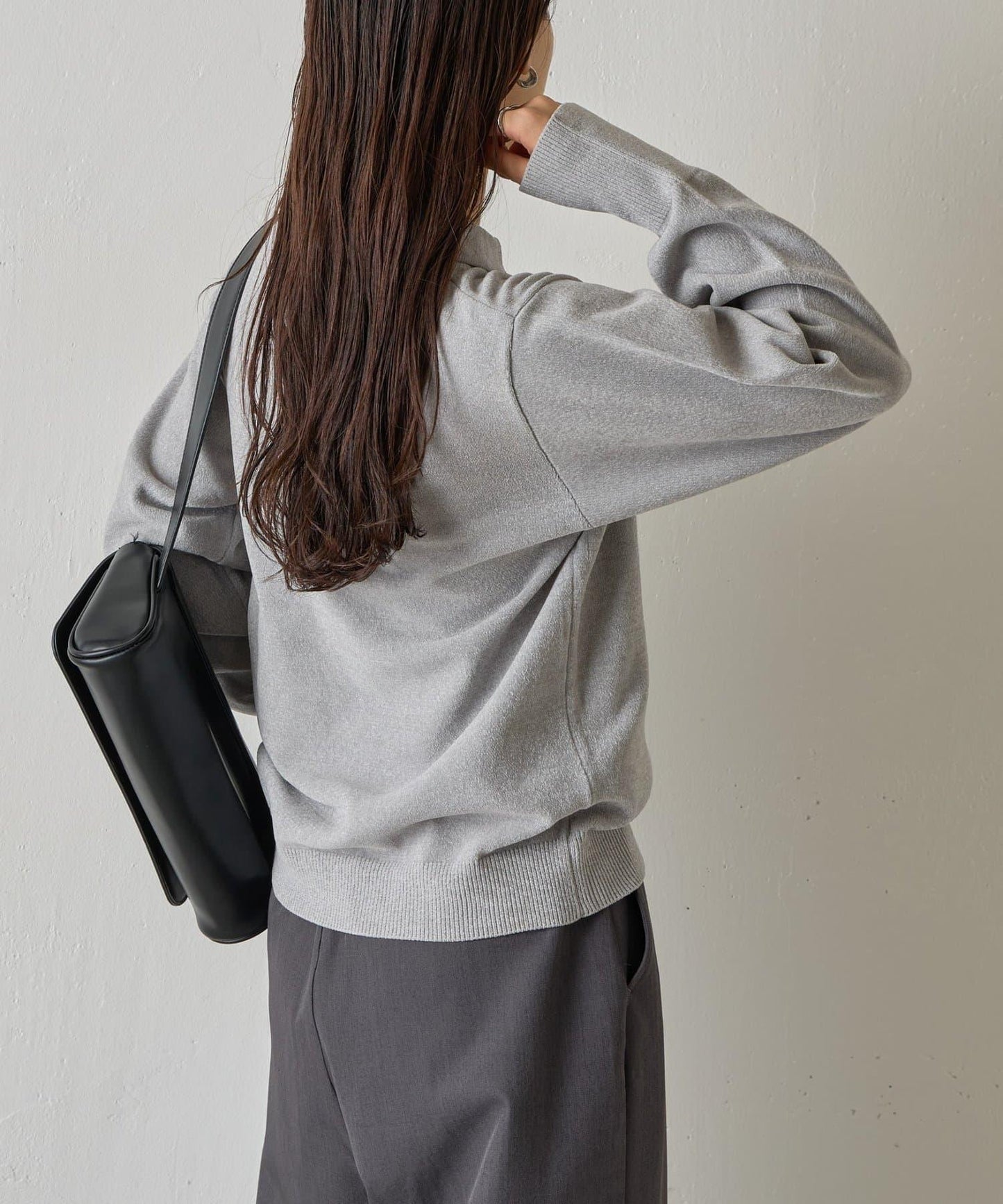 天鵝絨紗線開領翻領針織衫