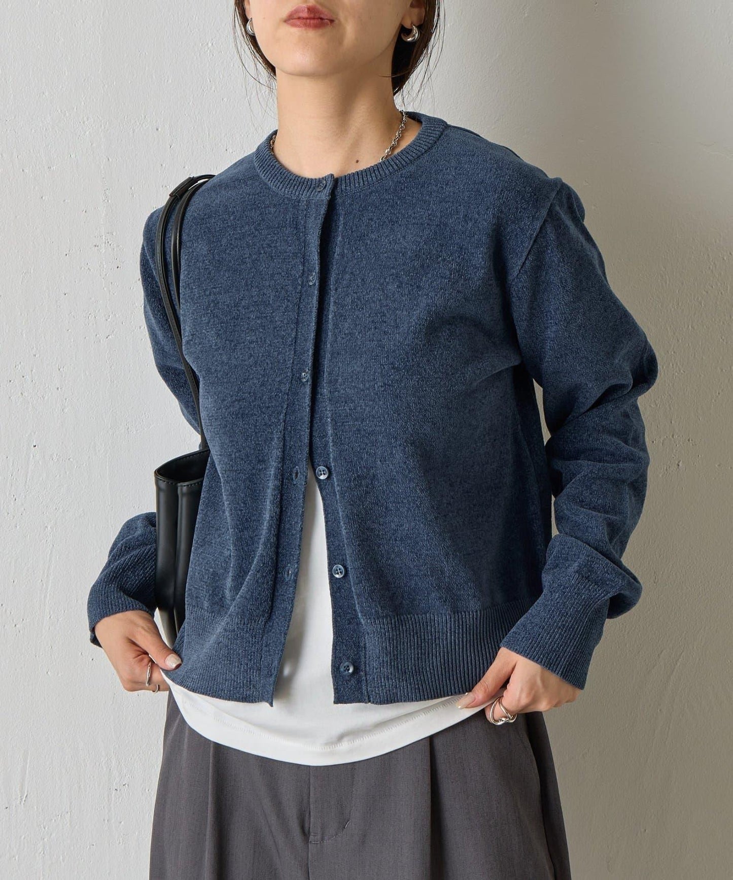 天鵝絨紗線圓領開衫