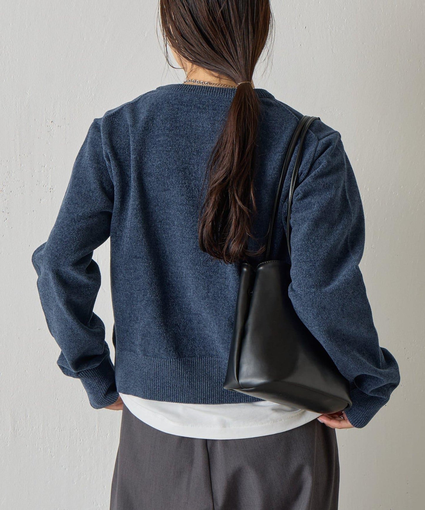 天鵝絨紗線圓領開衫