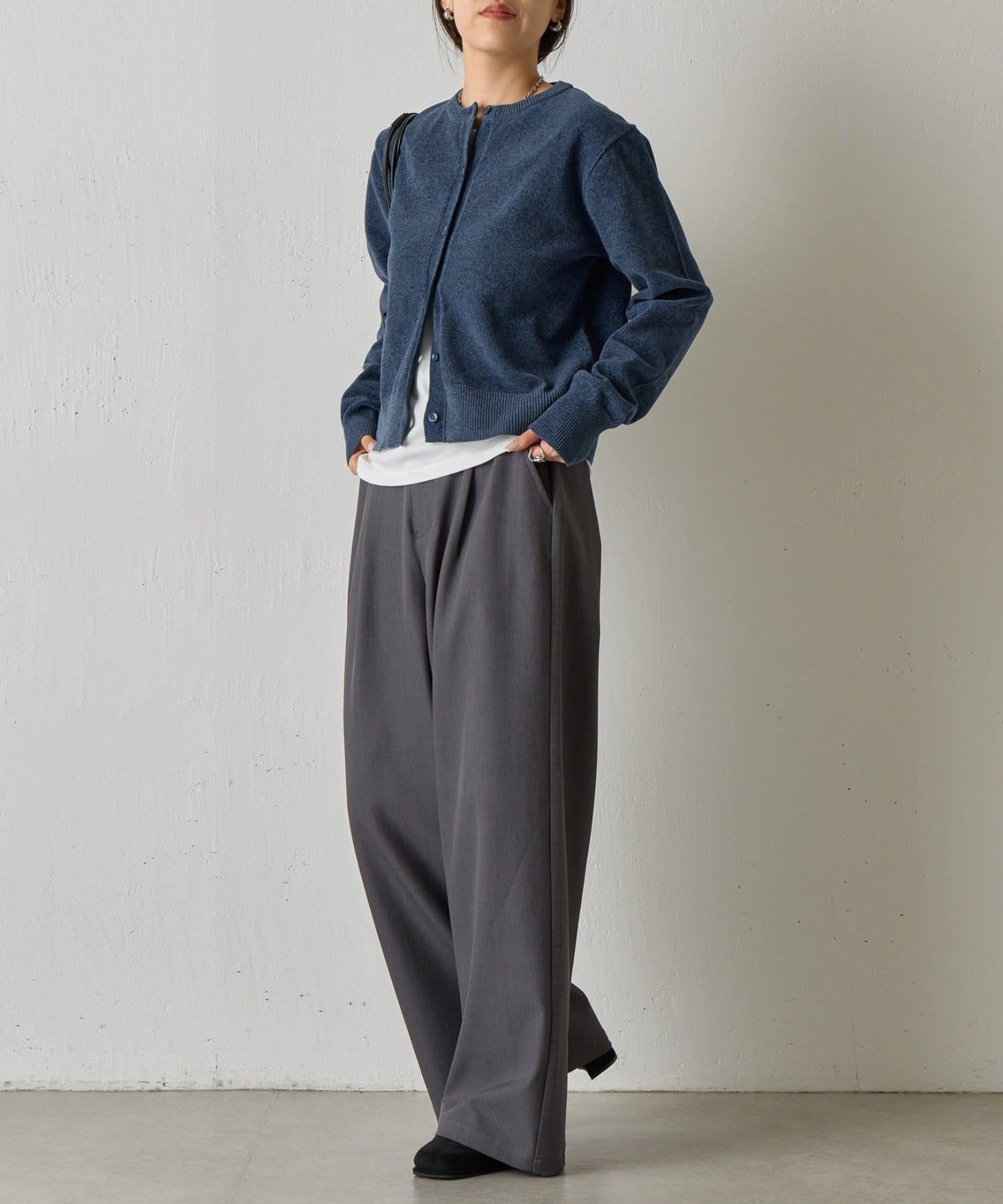 天鵝絨紗線圓領開衫