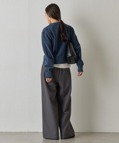 天鵝絨紗線圓領開衫