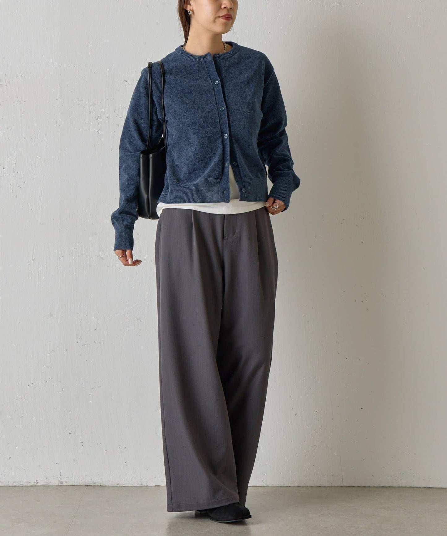 天鵝絨紗線圓領開衫