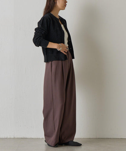 天鵝絨紗線圓領開衫