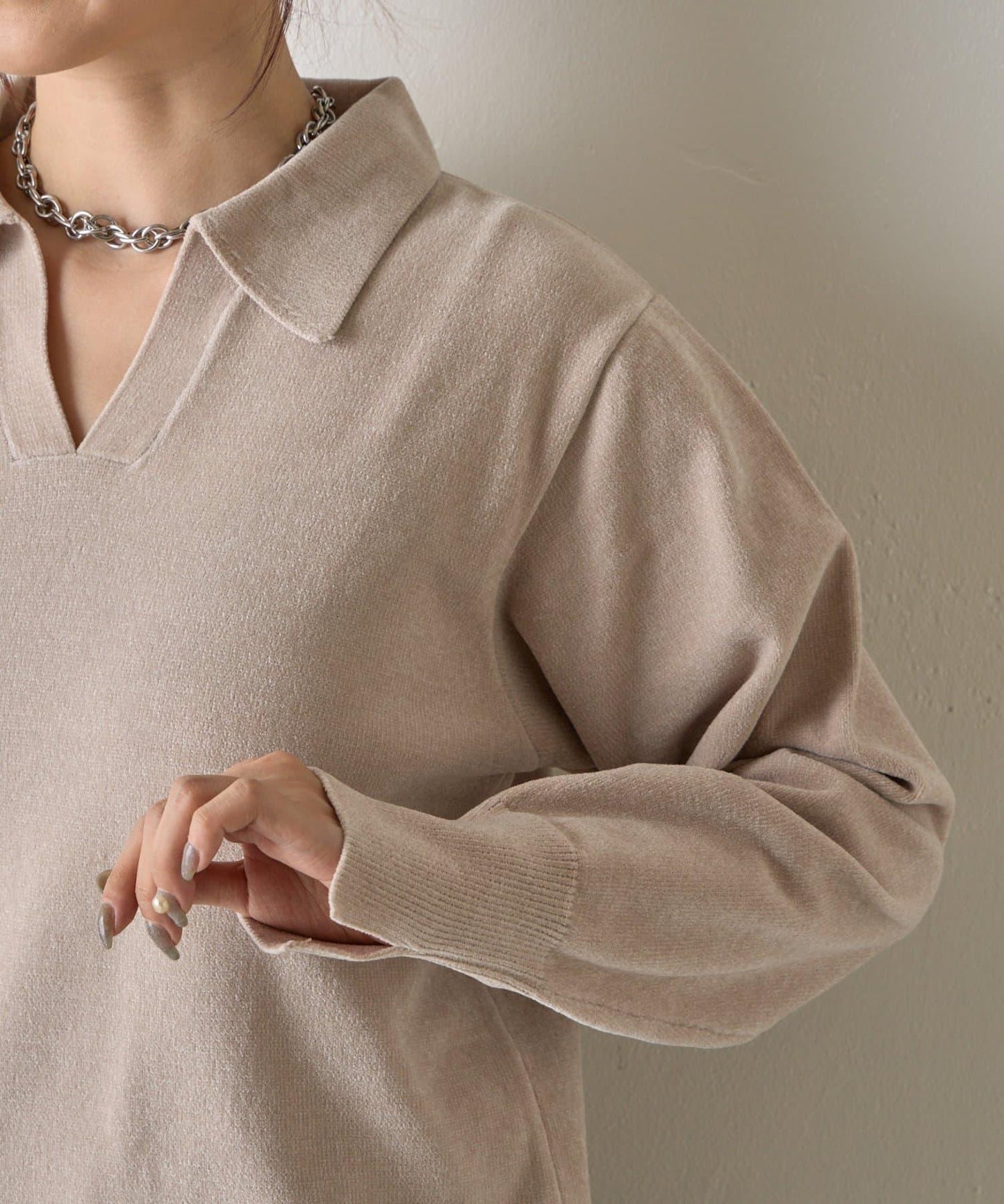 天鵝絨紗線開領翻領針織衫