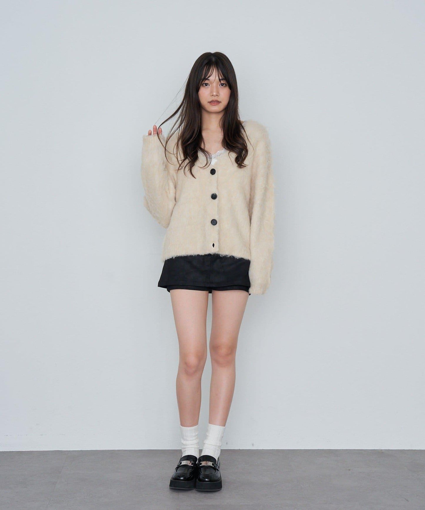 【RAY CASSIN】長毛V領寬鬆開衫