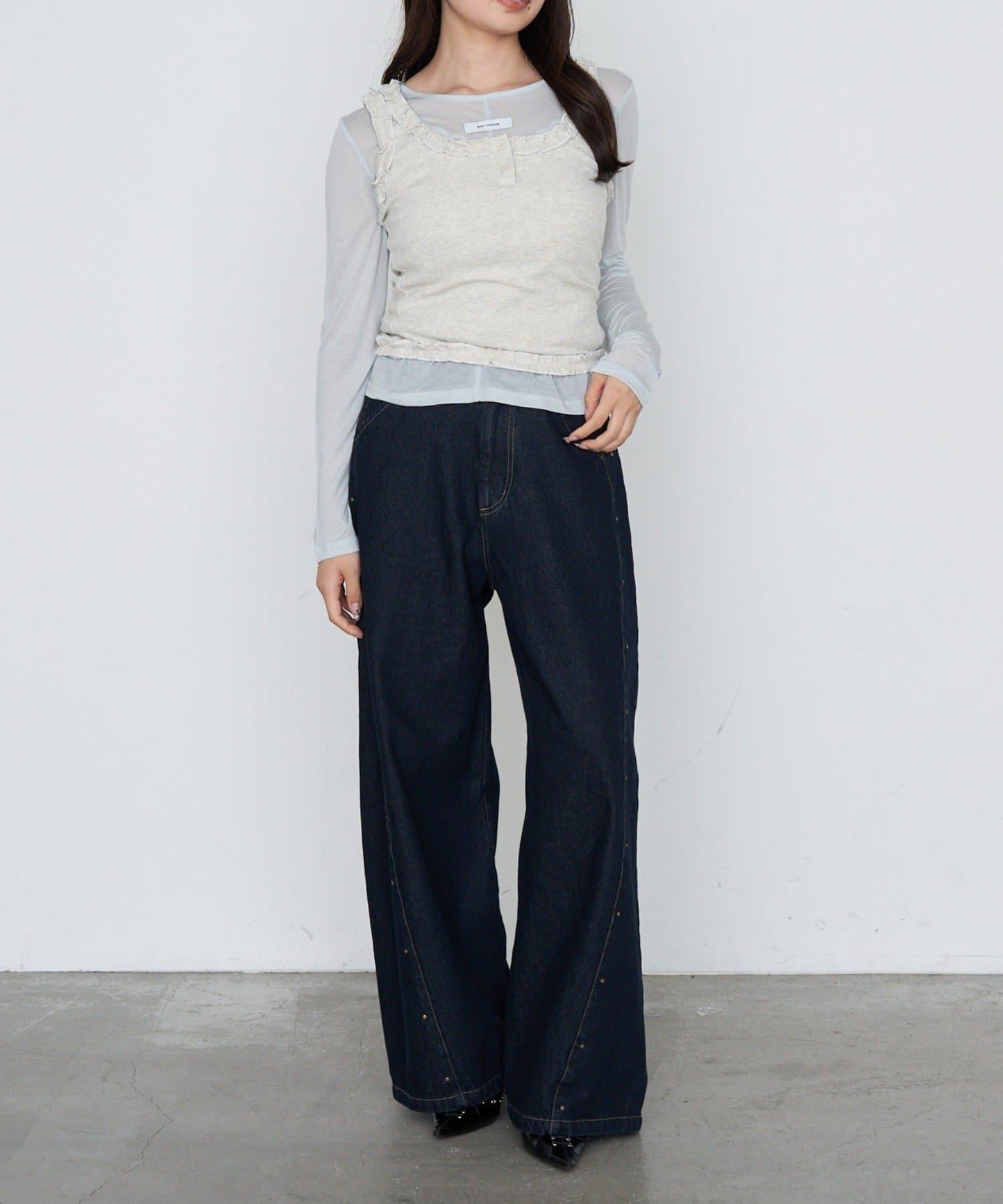 鉚釘裝飾寬鬆牛仔褲