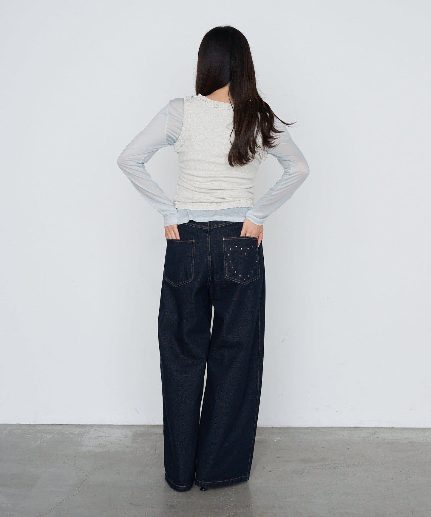 鉚釘裝飾寬鬆牛仔褲