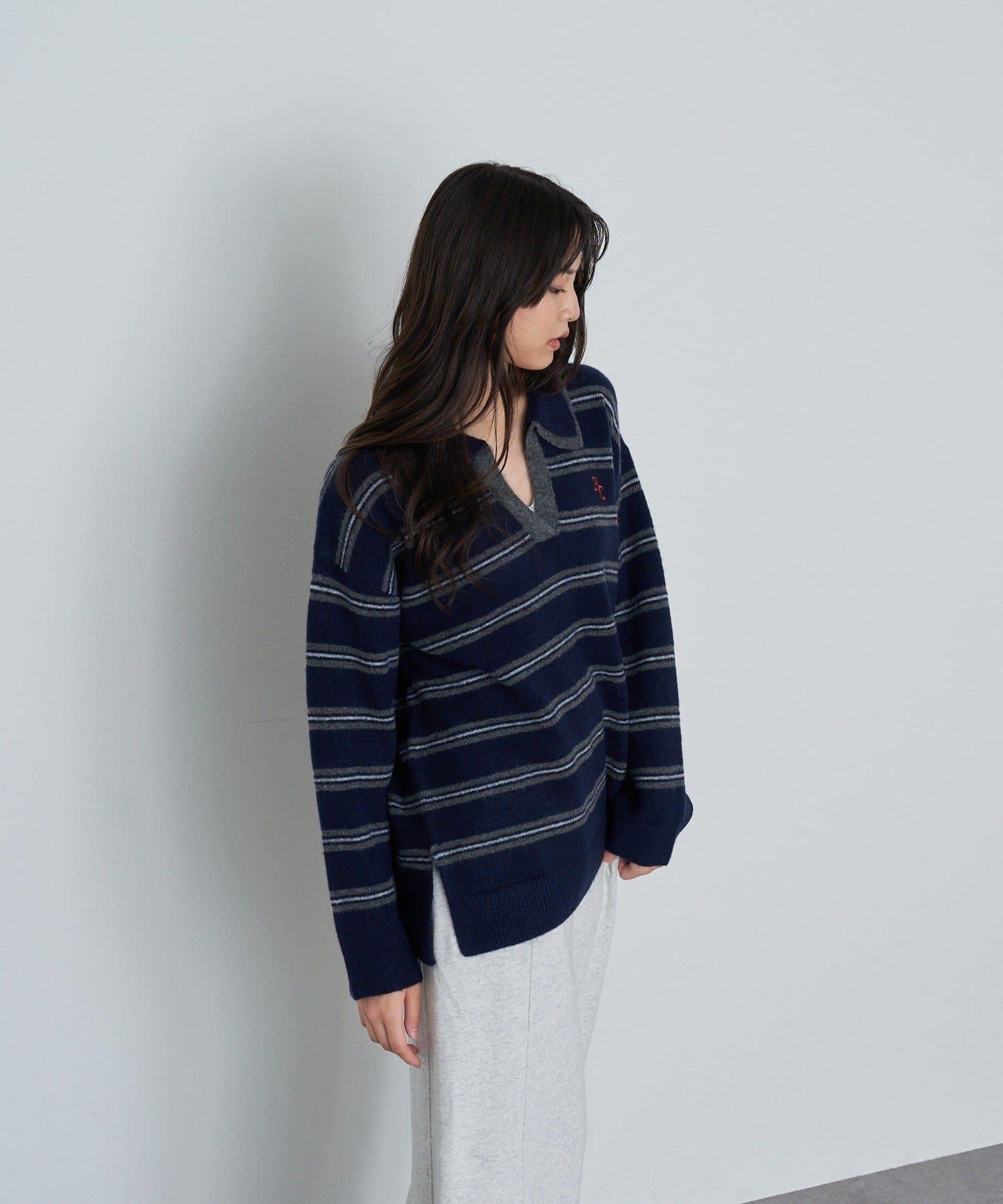 條紋翻領刺繡針織衫