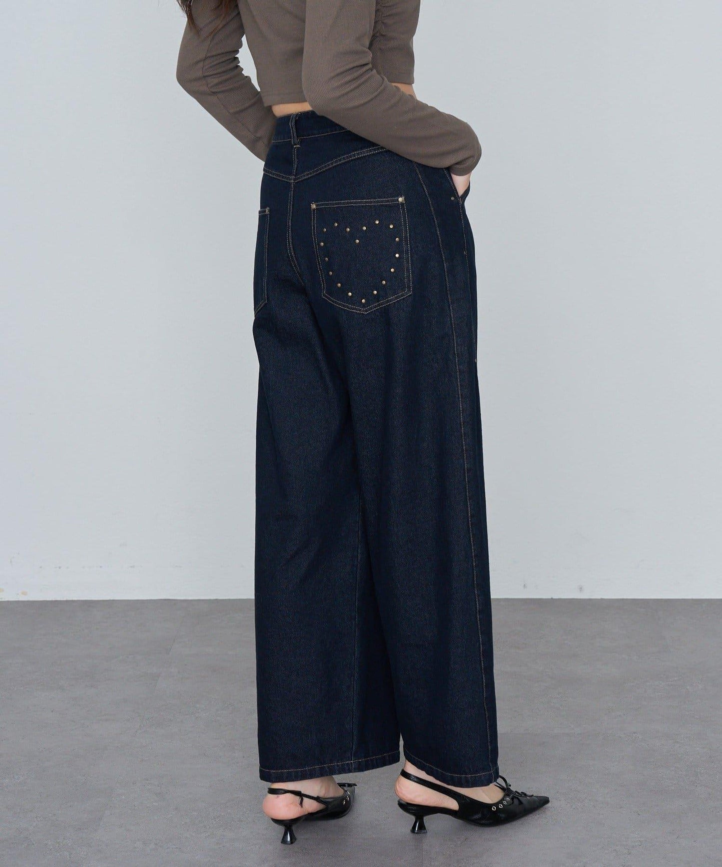 鉚釘裝飾寬鬆牛仔褲