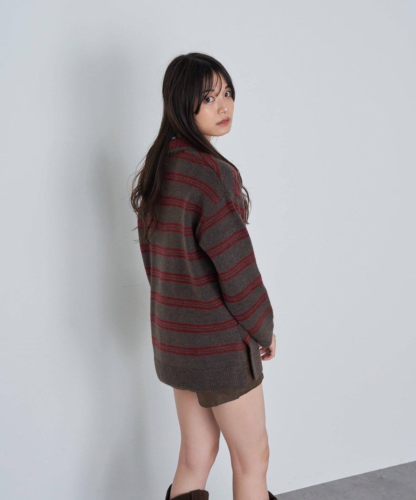 條紋翻領刺繡針織衫