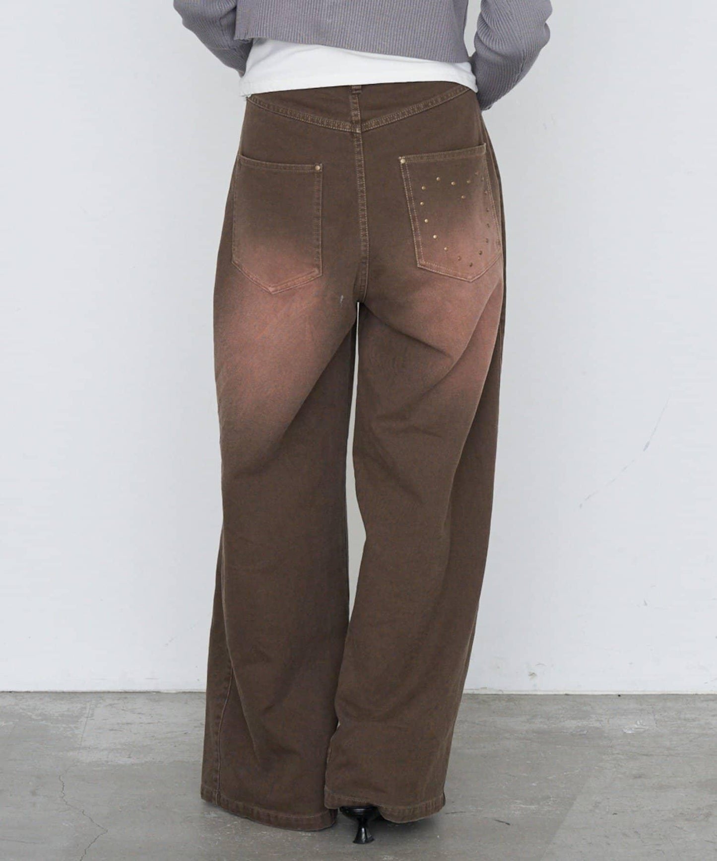 鉚釘裝飾寬鬆牛仔褲