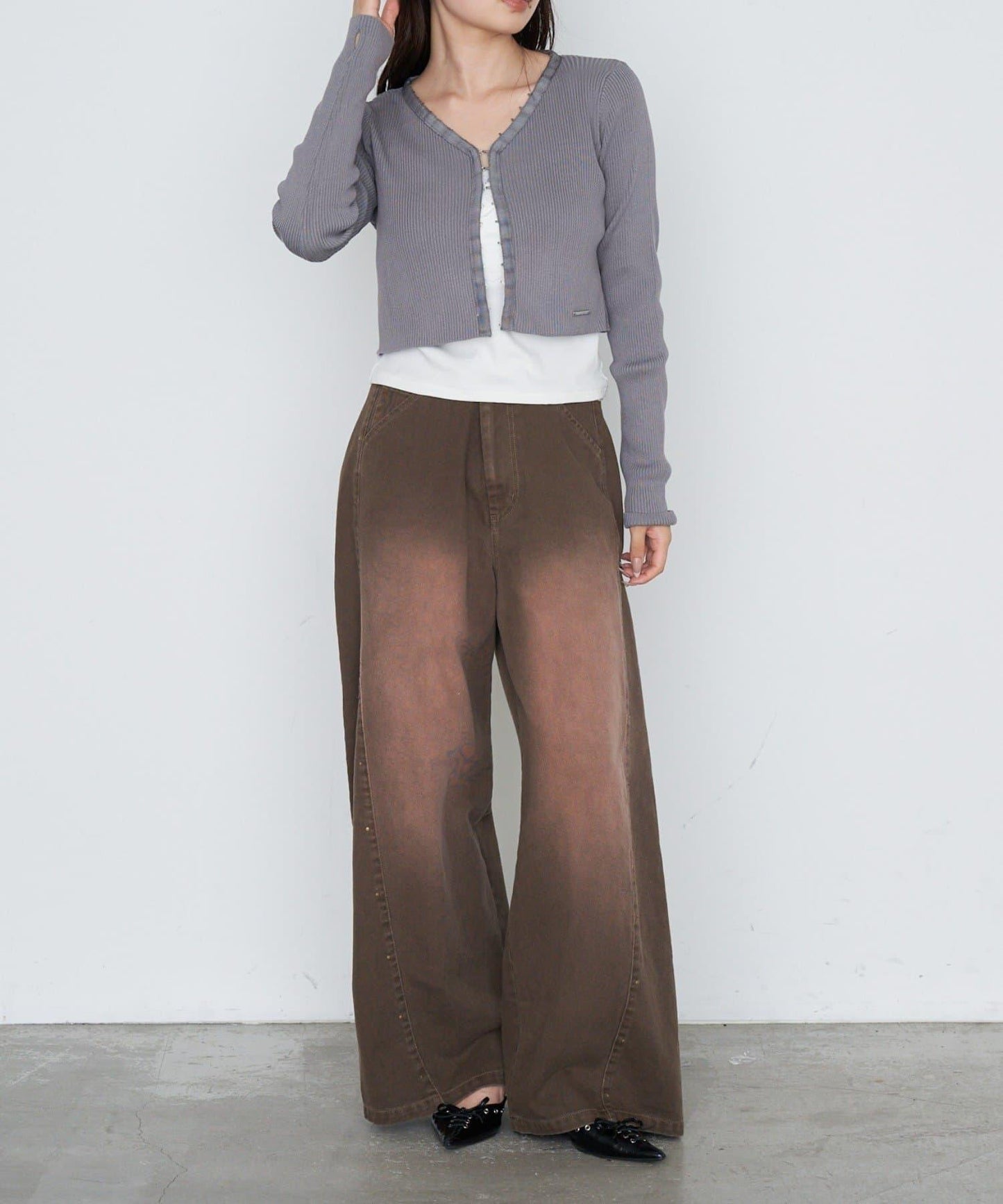 鉚釘裝飾寬鬆牛仔褲