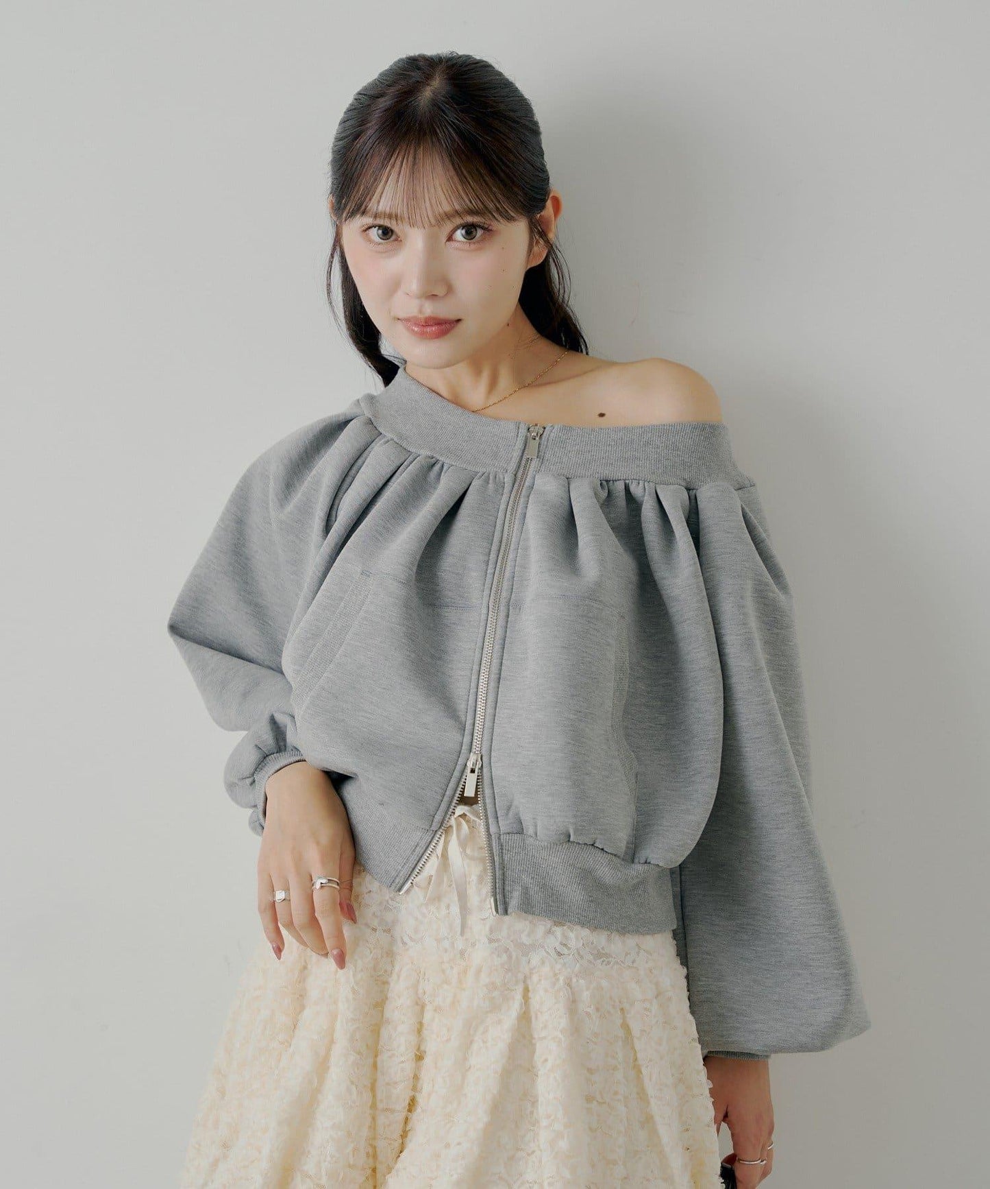 【Chico】2WAY一字肩雙拉鍊衛衣