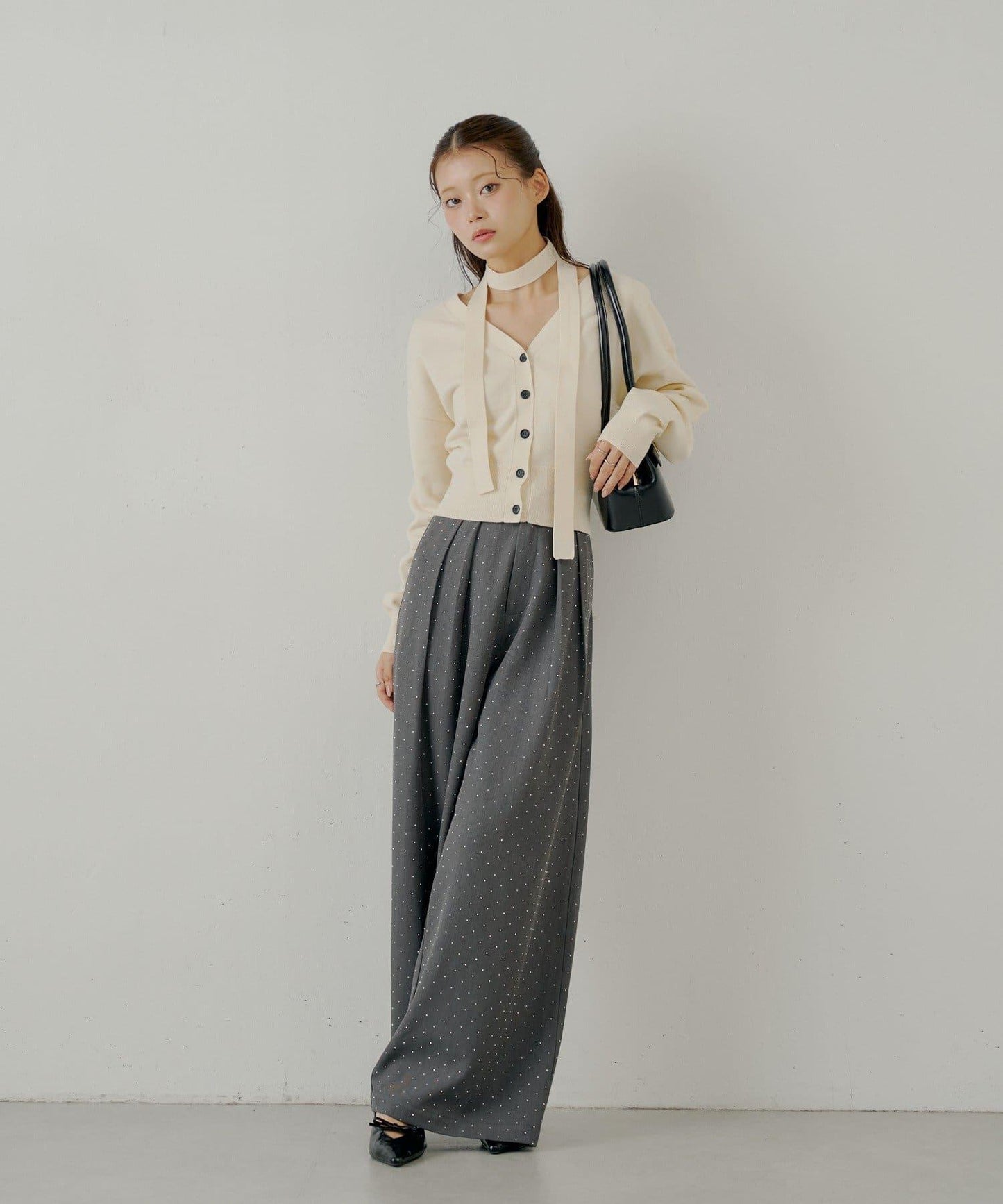 【Chico】帶領帶V領修身針織衫