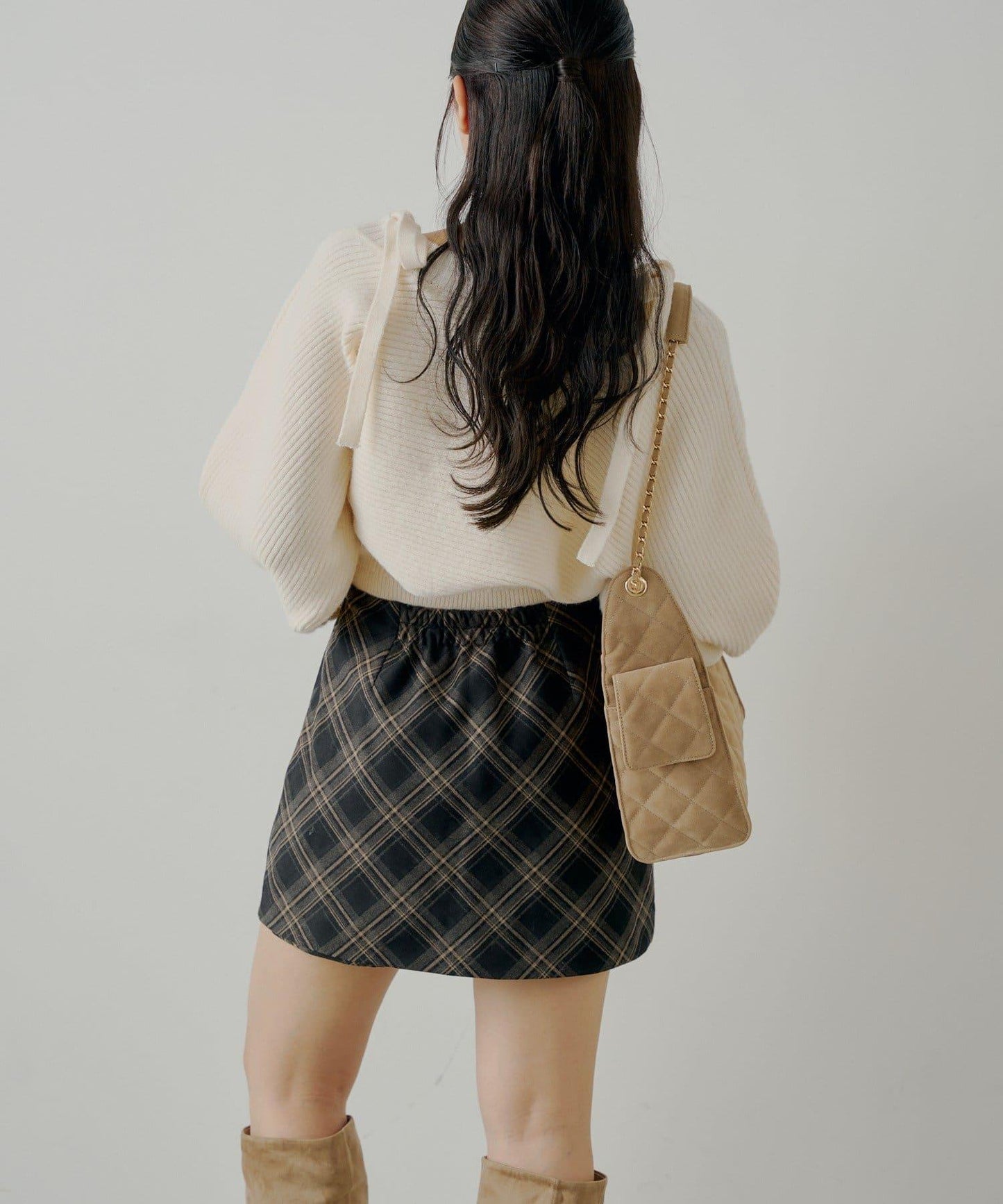 【Chico】前裹設計迷你裙褲