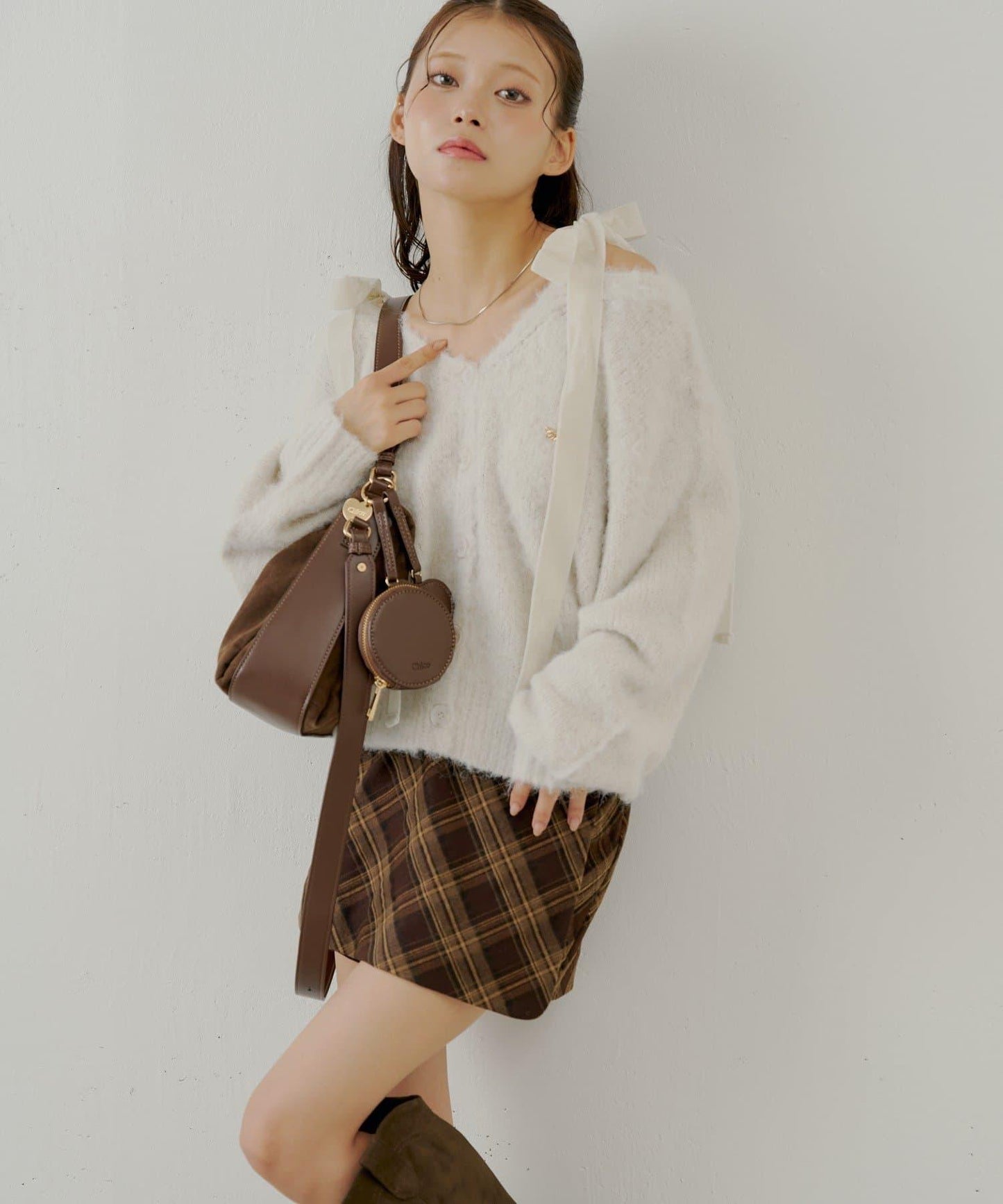 【Chico】前裹設計迷你裙褲