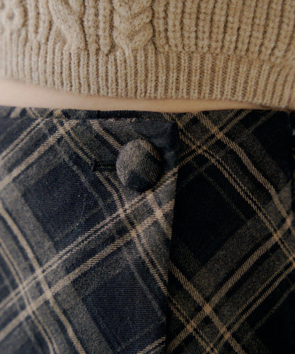 【Chico】前裹設計迷你裙褲