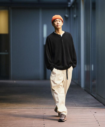 寬鬆版型 單面羅紋拼接 亨利領 針織衫
