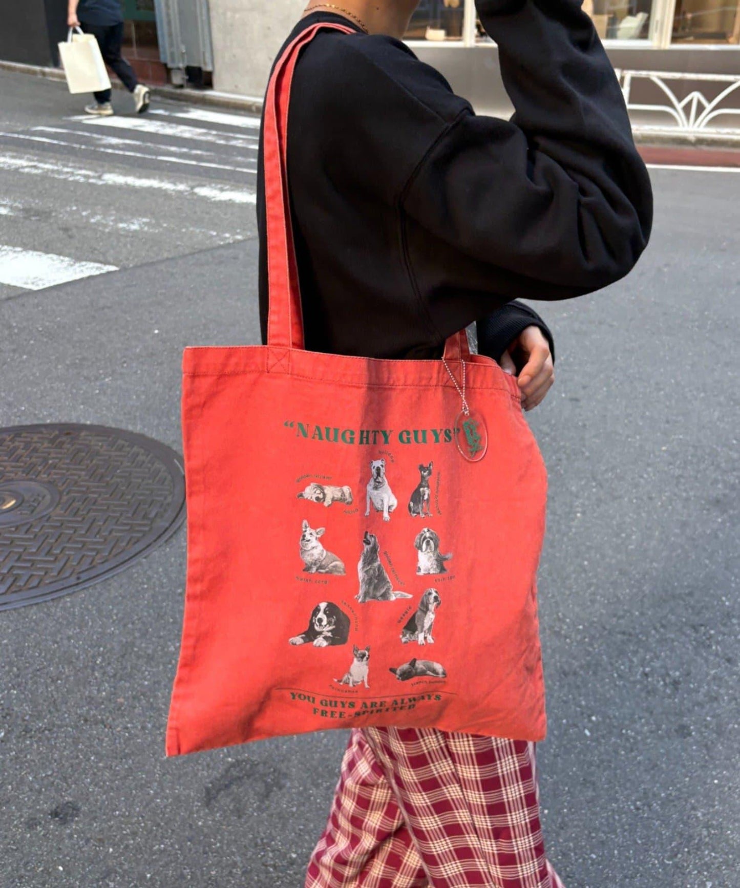 【SOUNDSGOOOOD】犬印花掛飾帶手提包