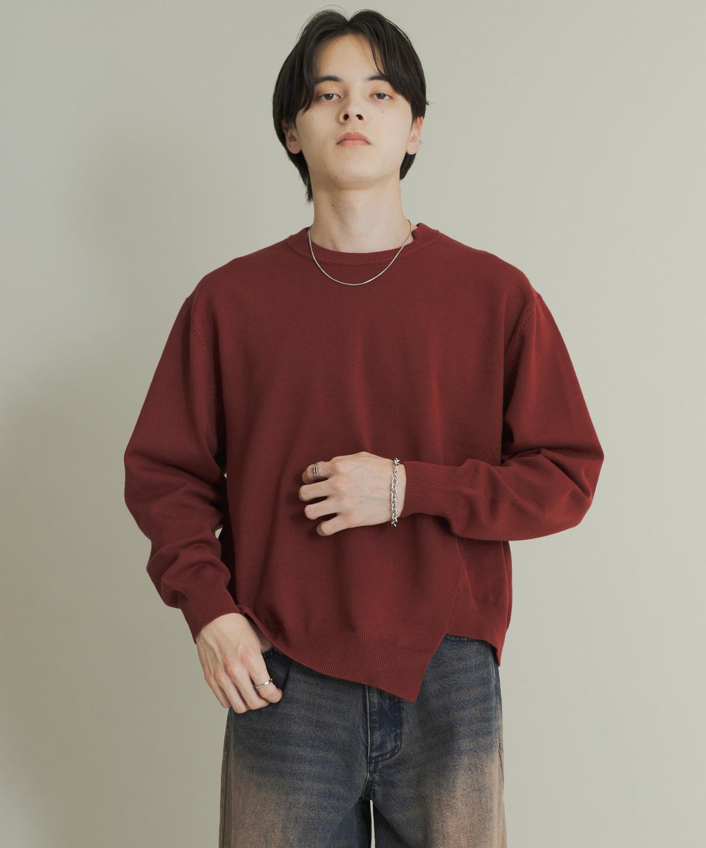 不對稱圓領針織衫