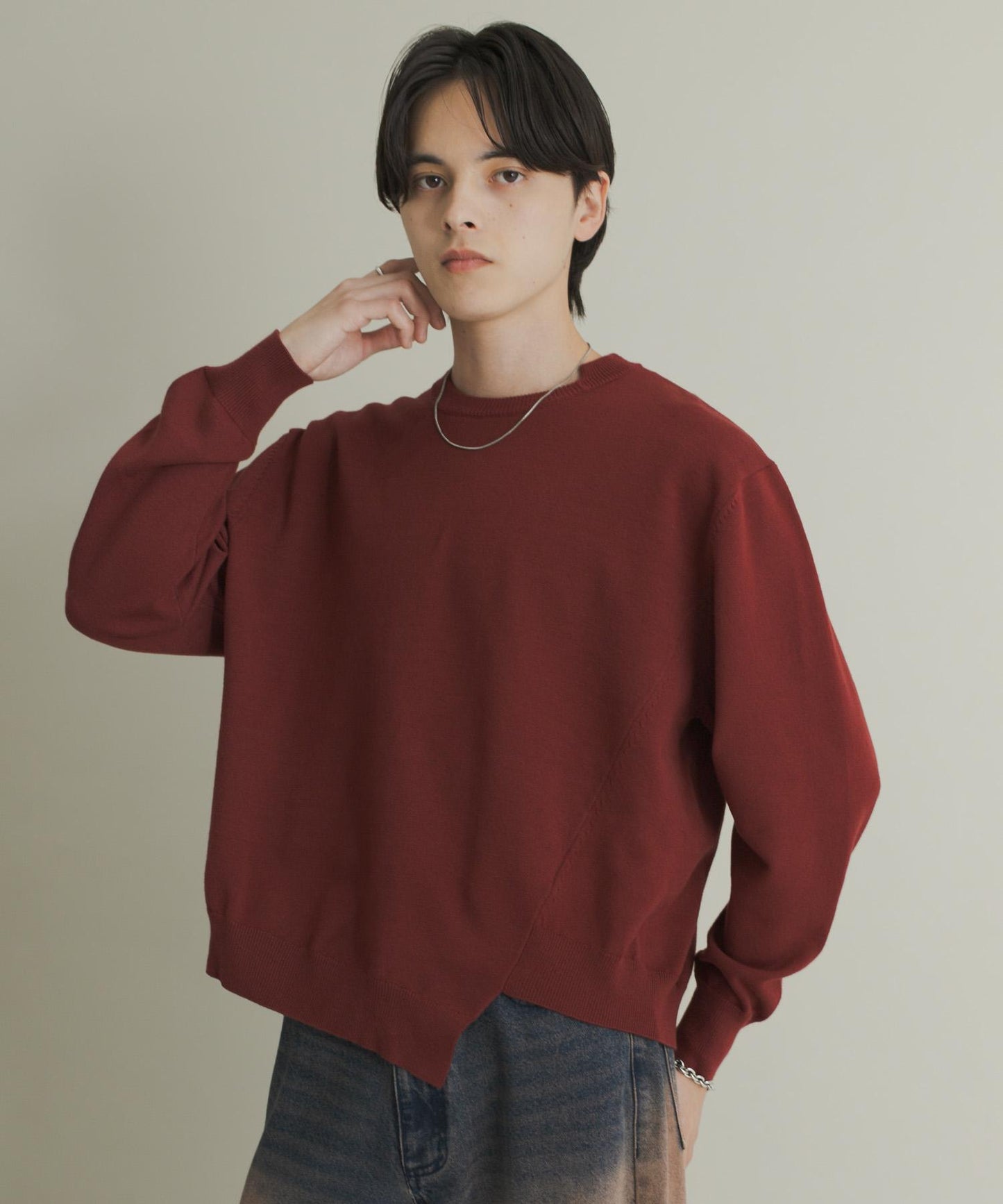 不對稱圓領針織衫