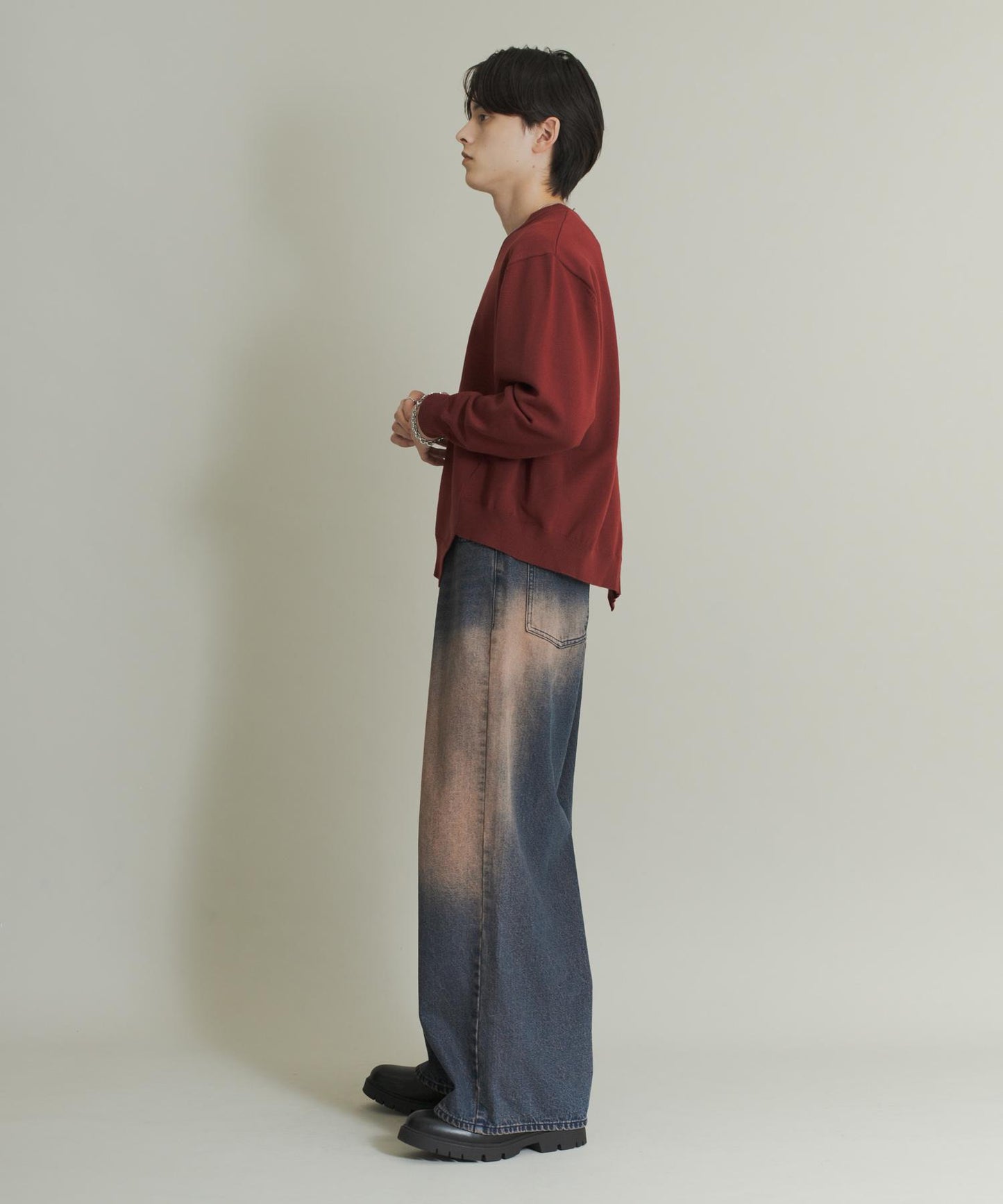 不對稱圓領針織衫