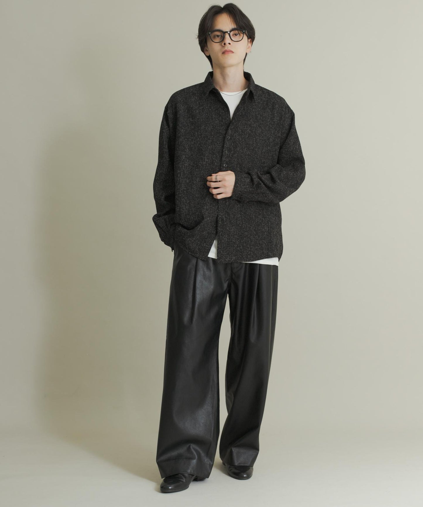 輕薄斜紋常規領襯衫