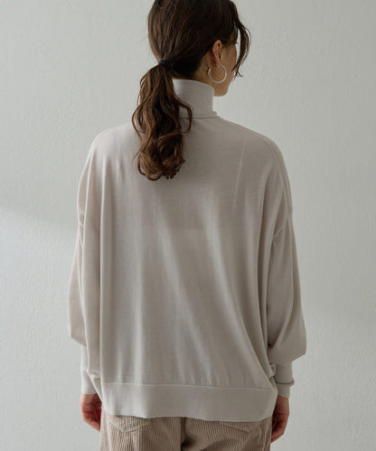 高密度寬鬆高領套頭衫