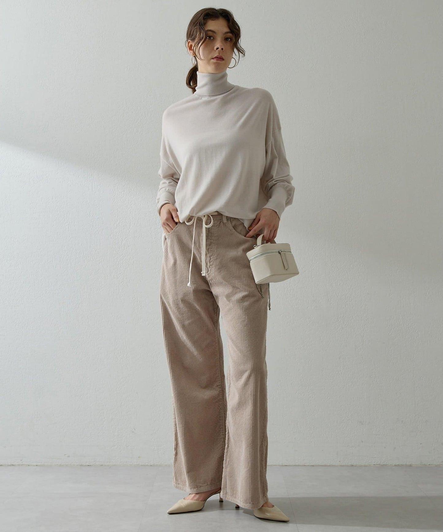 高密度寬鬆高領套頭衫