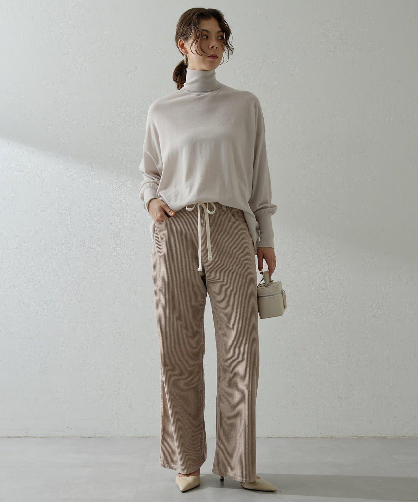 高密度寬鬆高領套頭衫