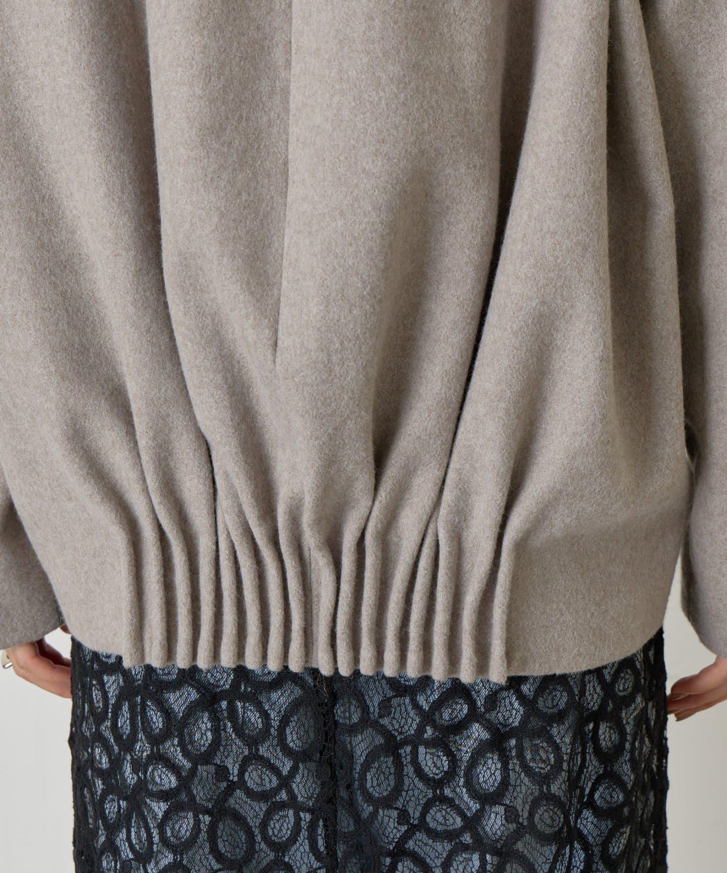 下襬褶飾短款夾克