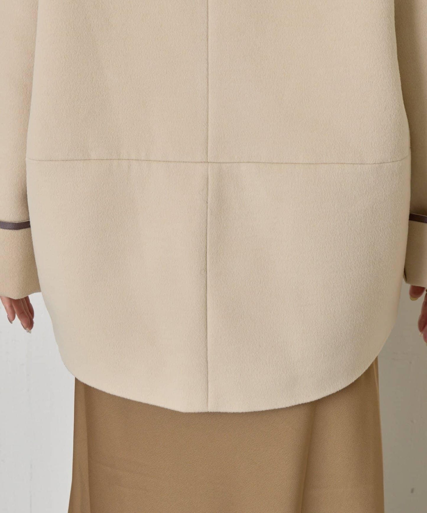 拼接線條繭型大衣