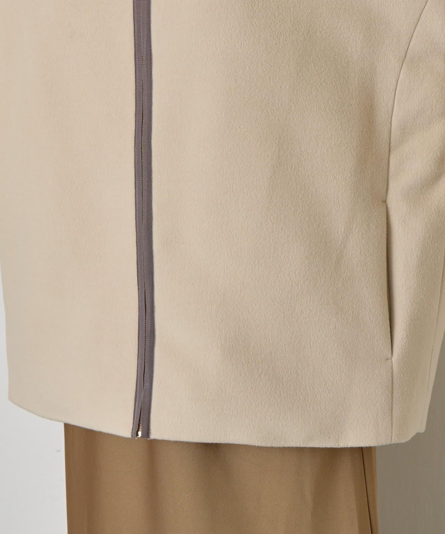 拼接線條繭型大衣